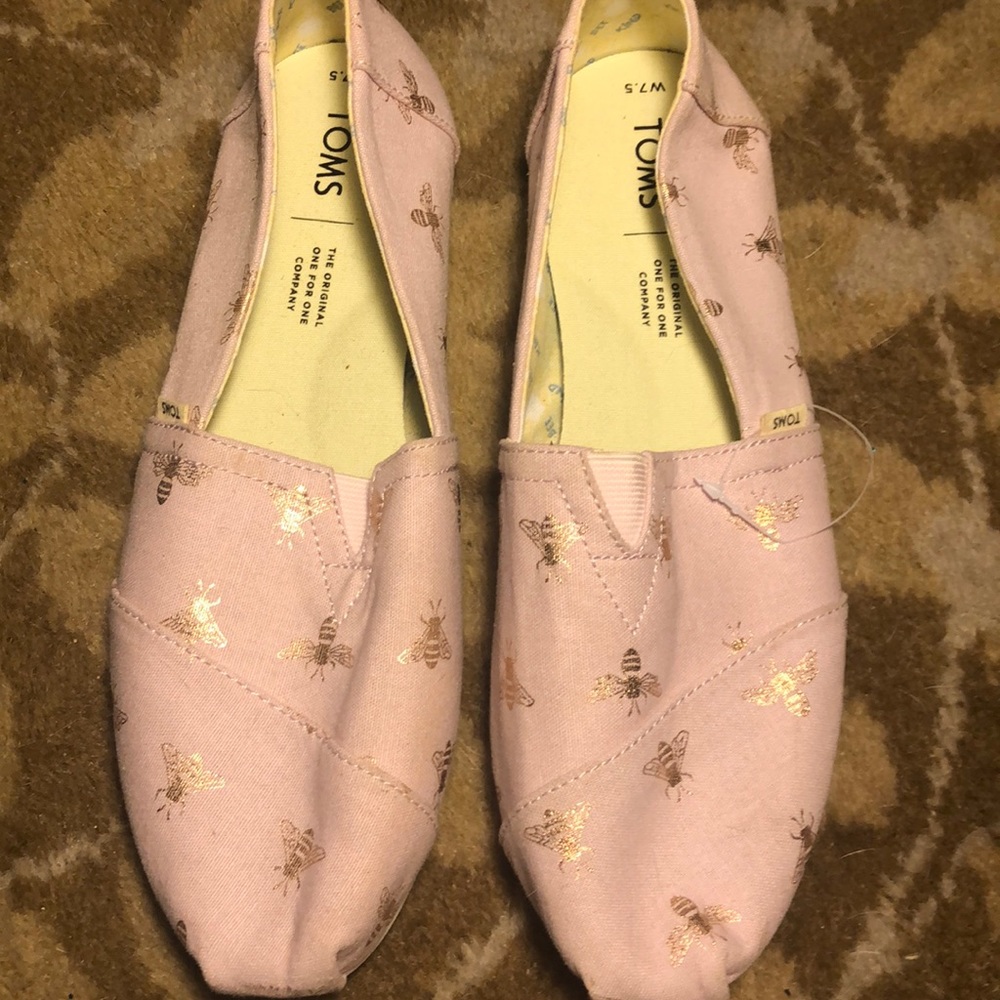 Toms classics blush with shimmer bees size 7.5 new
